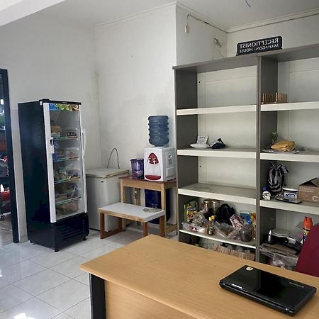 Oyo 94143 Mahagoni House Syariah Hotel Богор Екстериор снимка