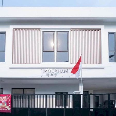 Oyo 94143 Mahagoni House Syariah Hotel Богор Екстериор снимка