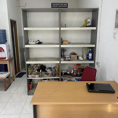 Oyo 94143 Mahagoni House Syariah Hotel Богор Екстериор снимка