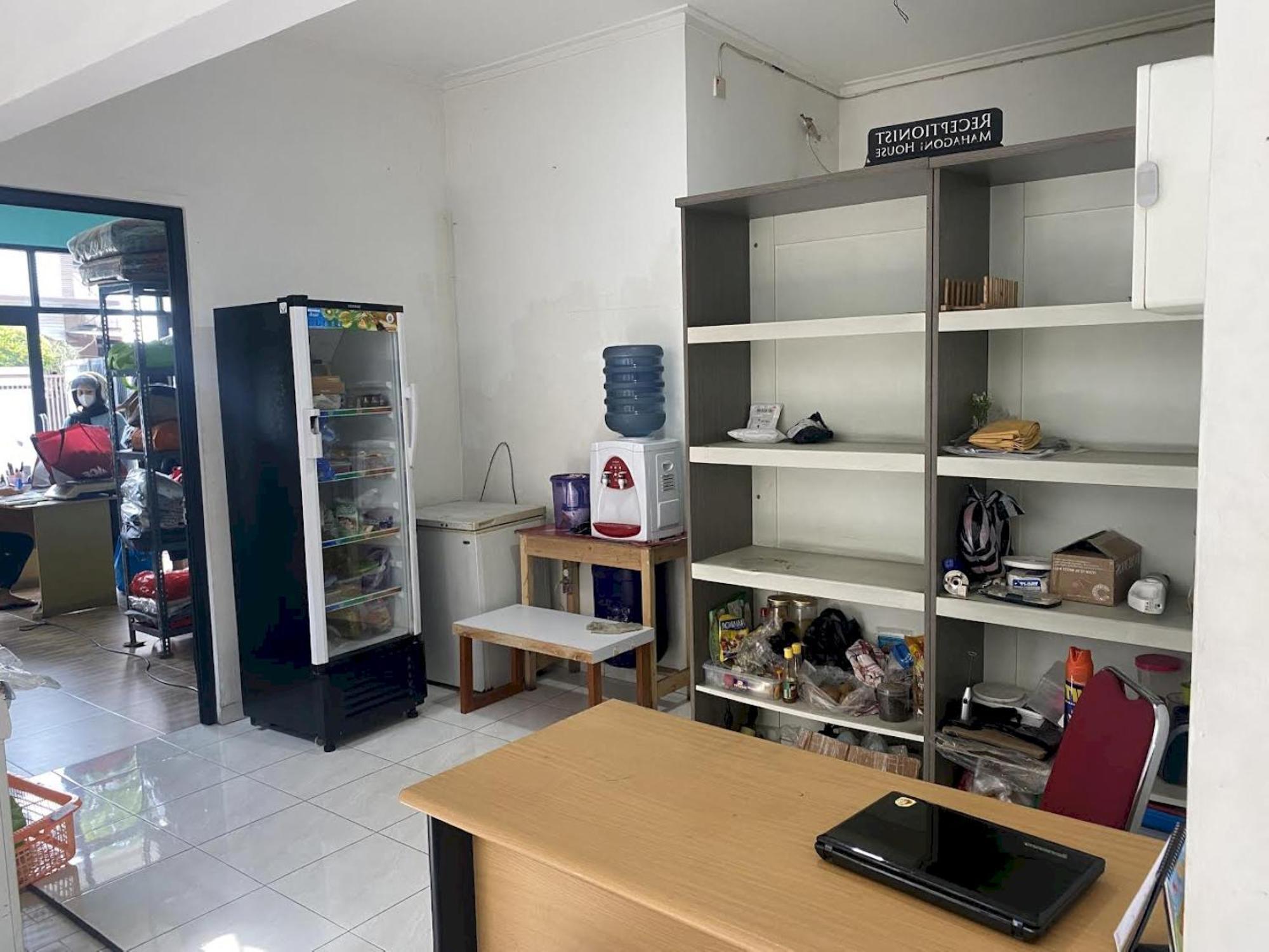 Oyo 94143 Mahagoni House Syariah Hotel Богор Екстериор снимка