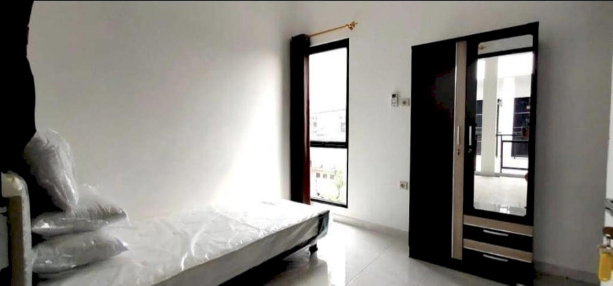 Oyo 94143 Mahagoni House Syariah Hotel Богор Екстериор снимка