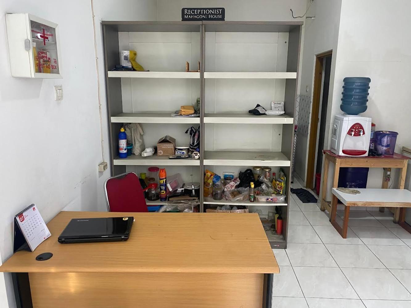 Oyo 94143 Mahagoni House Syariah Hotel Богор Екстериор снимка